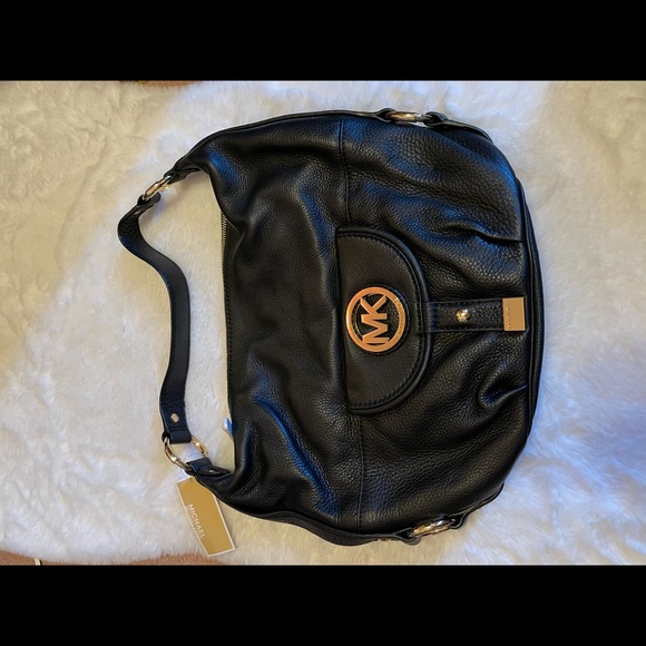 MK Fulton Patent Large Leather Shoulder Bag - Picture 2 of 6